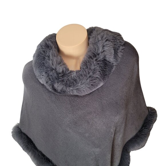 This & That Gray Faux Fur Trim Poncho Cape One Size - Picture 3 of 15